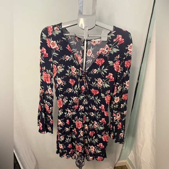 AMERICAN‎ EAGLE 🦅 FLORAL 🌺 ROMPER size medium - Picture 1 of 13